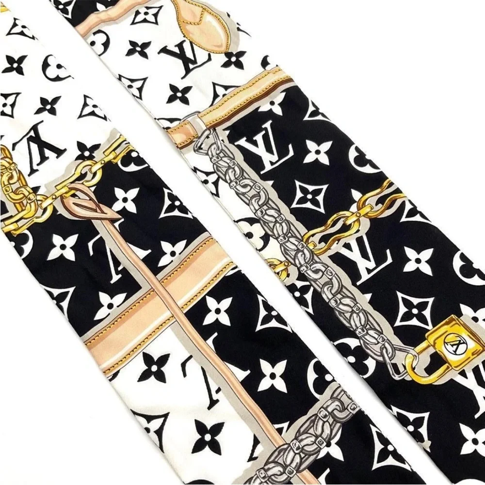 Louis Vuitton Monogram Black and White Scarf - Picture 5 of 13